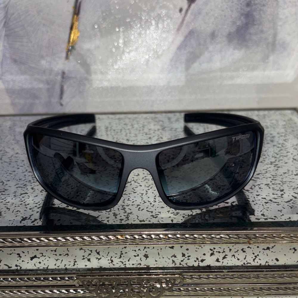 Tifosi Optics Black and Gray Sunglasses